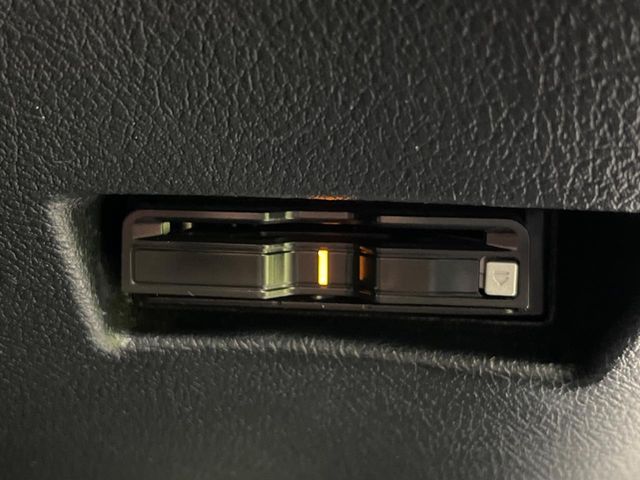 TOYOTA SIENTA HYBRID 2019 Image 31