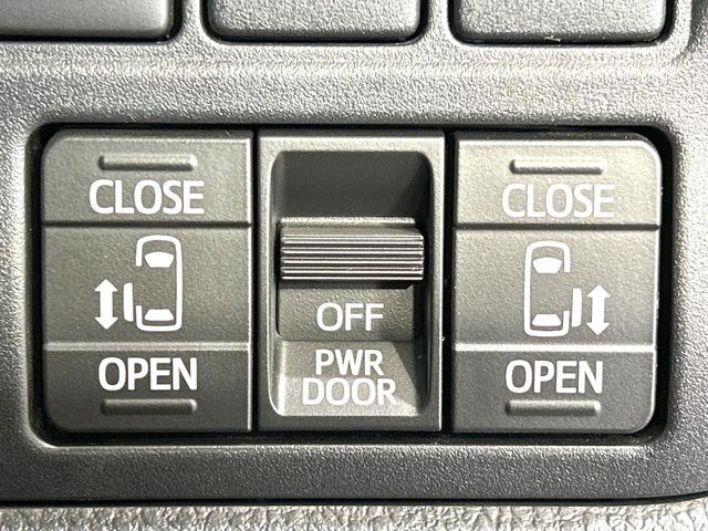 TOYOTA VOXY 2021 Image 31