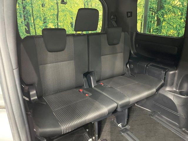 TOYOTA VOXY HYBRID 2020 Image 31