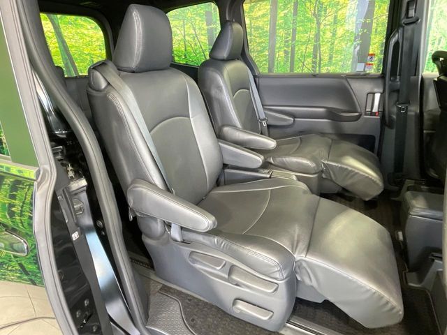 TOYOTA VOXY HYBRID 2023 Image 31