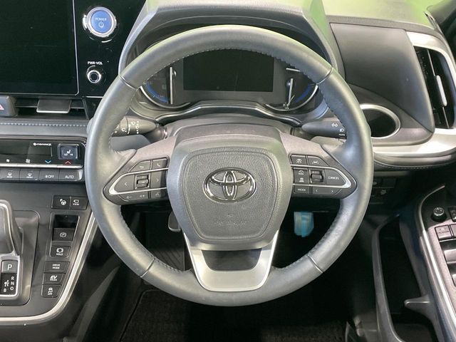 TOYOTA VOXY HYBRID 2023 Image 31