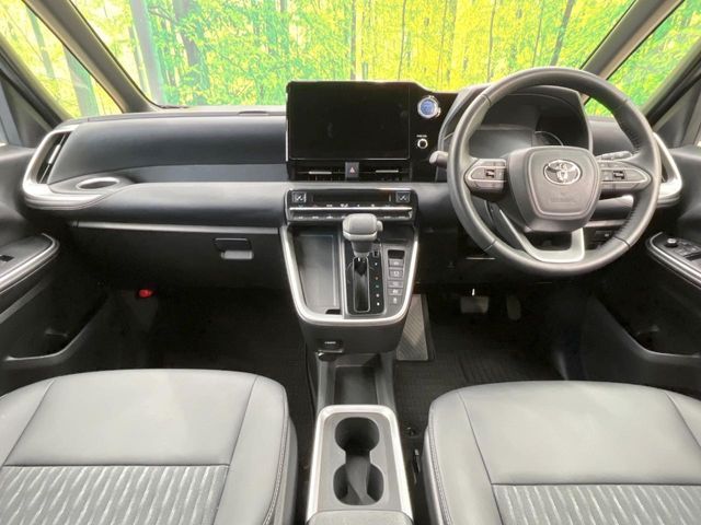 TOYOTA NOAH HYBRID 2022 Image 31