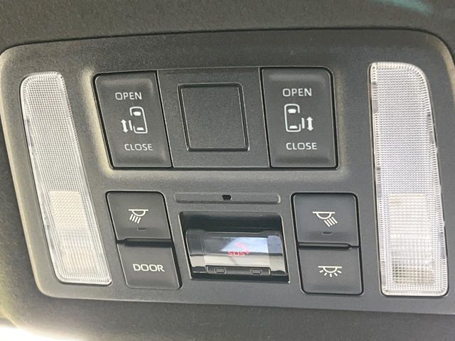 TOYOTA NOAH HYBRID 2022 Image 31