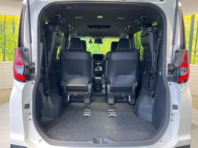 TOYOTA NOAH HYBRID 2022 Image 31