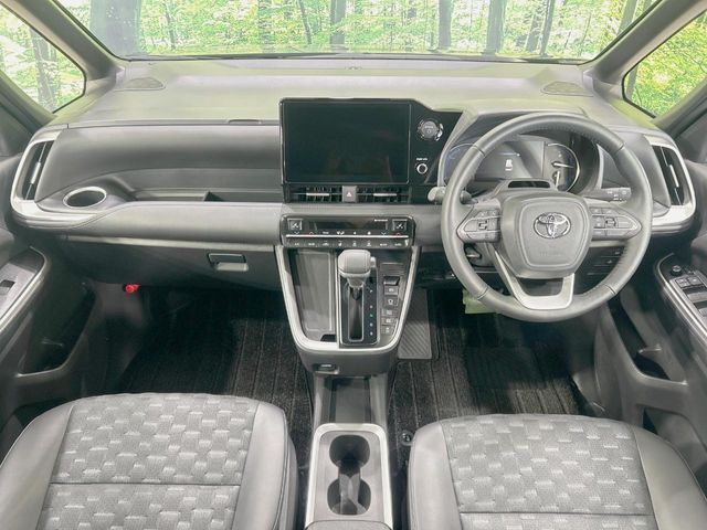 TOYOTA VOXY HYBRID 2025 Image 31