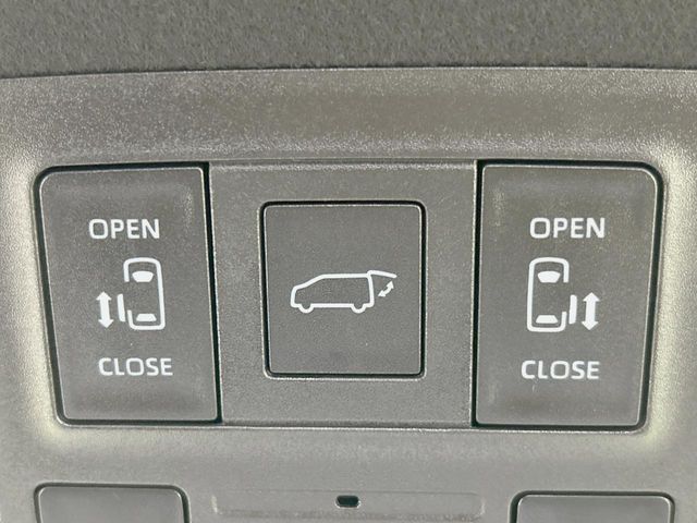 TOYOTA VOXY HYBRID 2025 Image 31