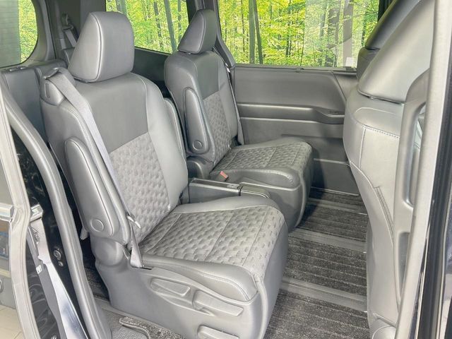 TOYOTA VOXY HYBRID 2025 Image 31