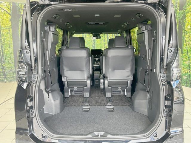 TOYOTA VOXY HYBRID 2025 Image 31