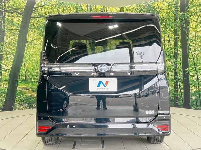 TOYOTA VOXY HYBRID 2025 Image 31