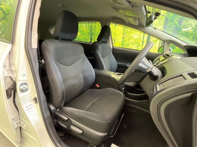 TOYOTA PRIUS ALPHA 2016 Image 31