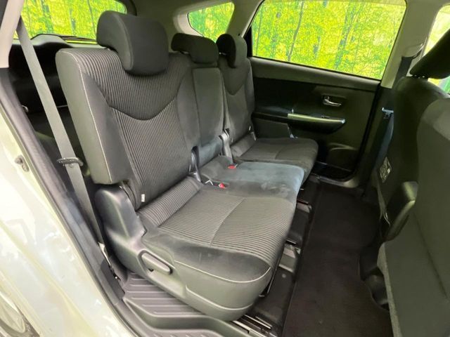 TOYOTA PRIUS ALPHA 2016 Image 31