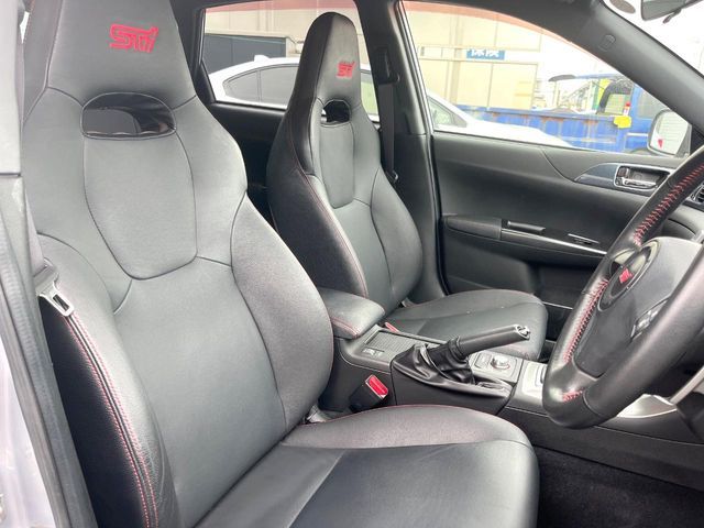 SUBARU IMPREZA WRX 5DOOR 2013 Image 31