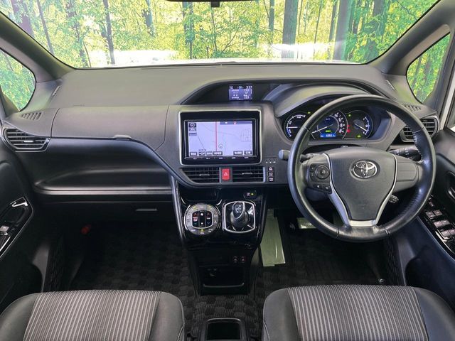 TOYOTA NOAH HYBRID 2017 Image 31