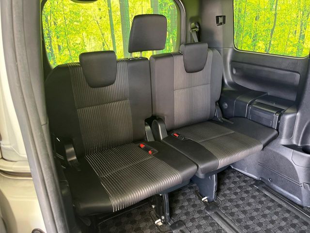 TOYOTA NOAH HYBRID 2017 Image 31