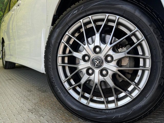 TOYOTA NOAH HYBRID 2017 Image 31