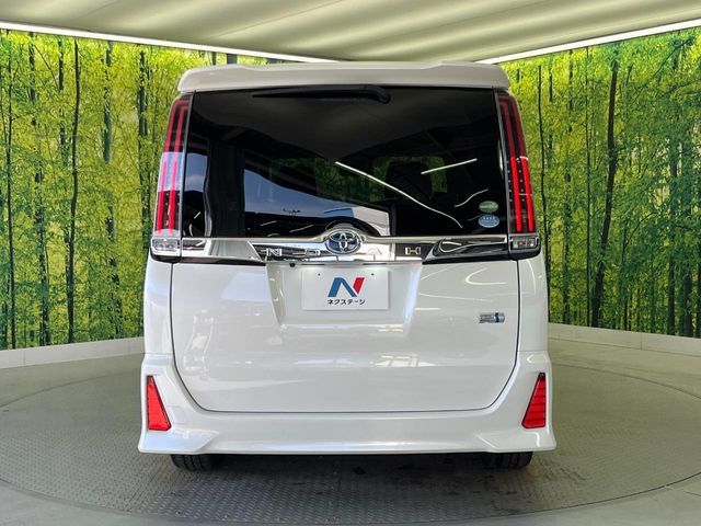 TOYOTA NOAH HYBRID 2017 Image 31