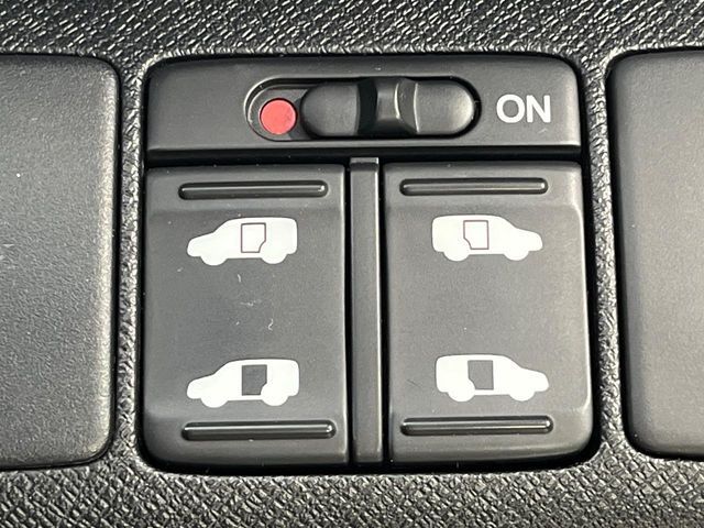 HONDA STEPWAGON SPADA 2011 Image 31