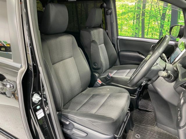 TOYOTA VOXY 2017 Image 31