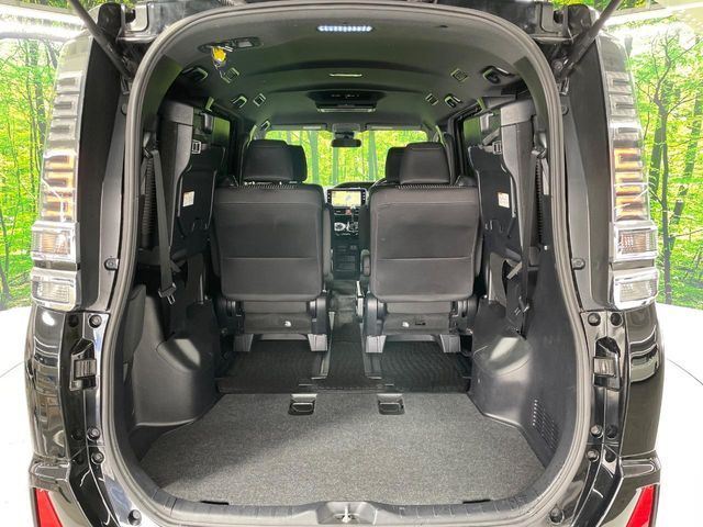 TOYOTA VOXY 2017 Image 31