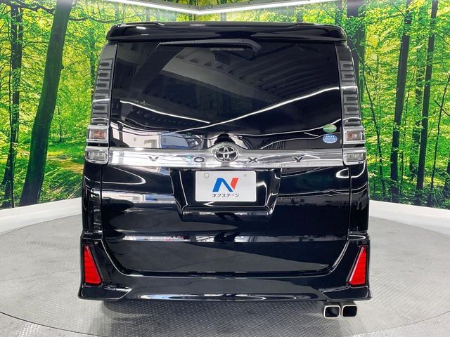 TOYOTA VOXY 2017 Image 31