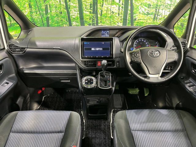 TOYOTA VOXY 4WD 2017 Image 31