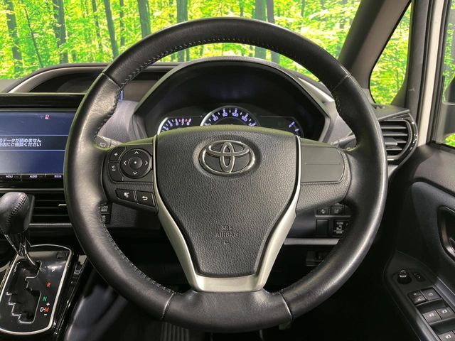 TOYOTA VOXY 4WD 2017 Image 31