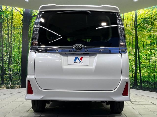 TOYOTA VOXY 4WD 2017 Image 31