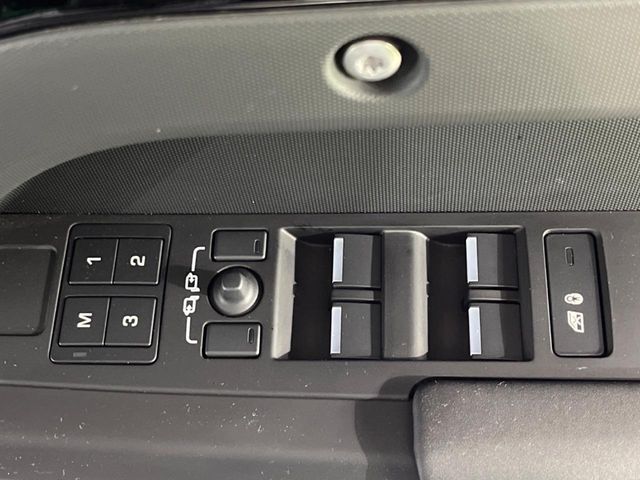 ROVER DEFENDER 2025 Image 31