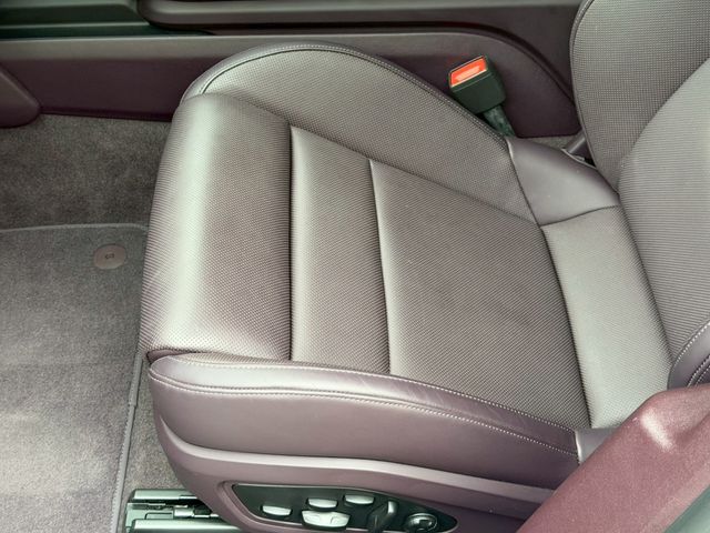 PORSCHE TAYCAN 2021 Image 31