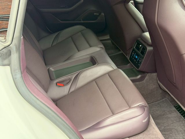 PORSCHE TAYCAN 2021 Image 31