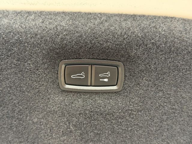 PORSCHE TAYCAN 2021 Image 31