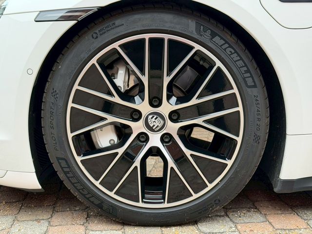 PORSCHE TAYCAN 2021 Image 31