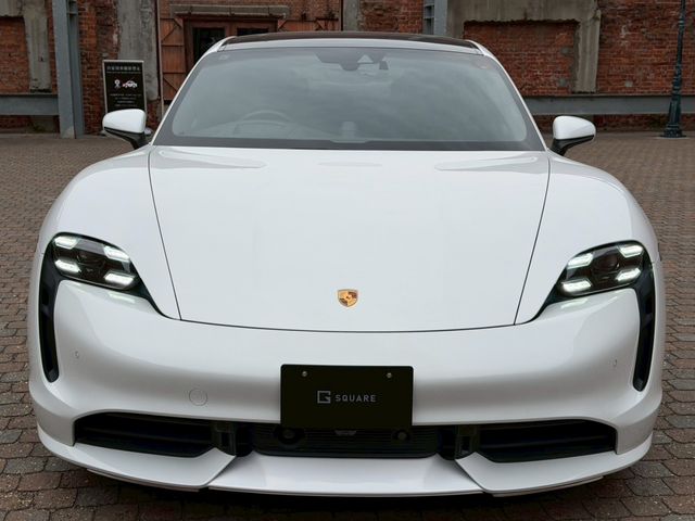 PORSCHE TAYCAN 2021 Image 31