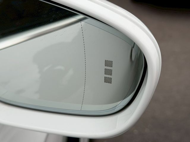 PORSCHE TAYCAN 2021 Image 31