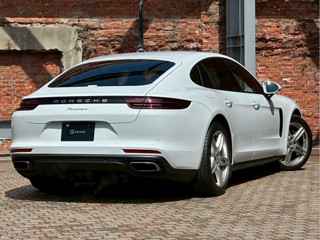 PORSCHE PANAMERA 2018 Image 31