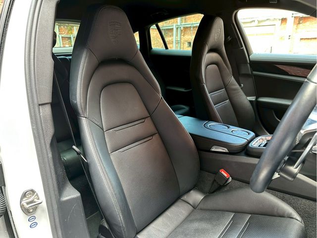 PORSCHE PANAMERA 2018 Image 31