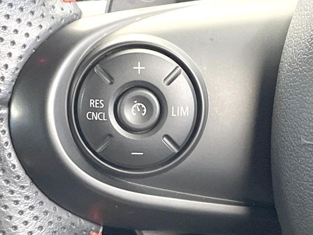 BMW MINI CLUBMAN 2017 Image 31