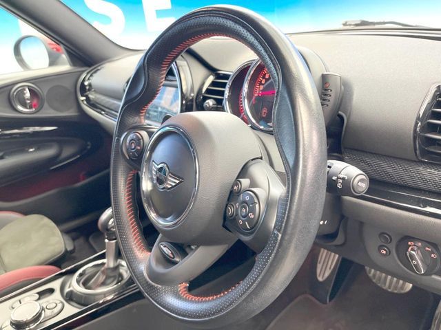 BMW MINI CLUBMAN 2017 Image 31