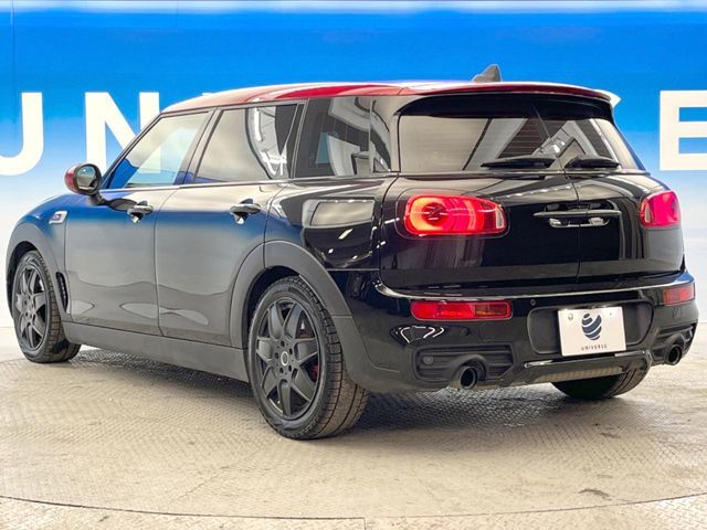 BMW MINI CLUBMAN 2017 Image 31