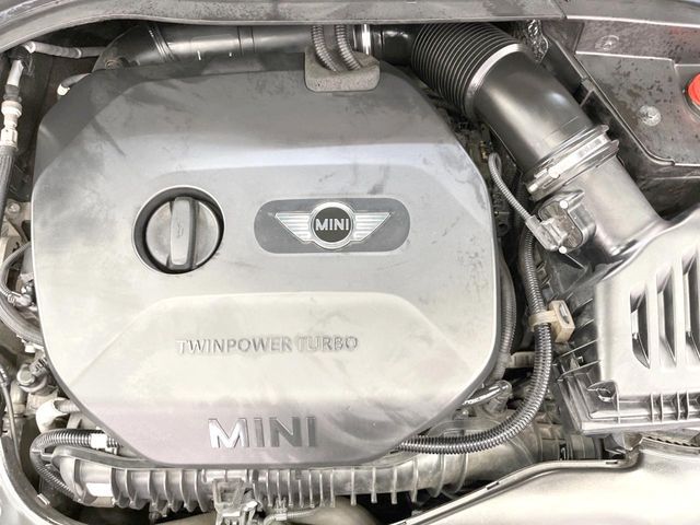 BMW MINI CLUBMAN 2017 Image 31