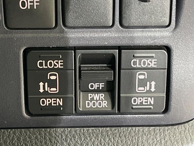 TOYOTA VOXY 2015 Image 31