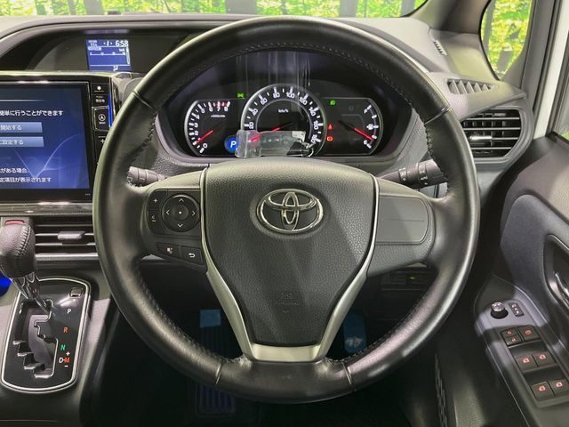 TOYOTA VOXY 2015 Image 31