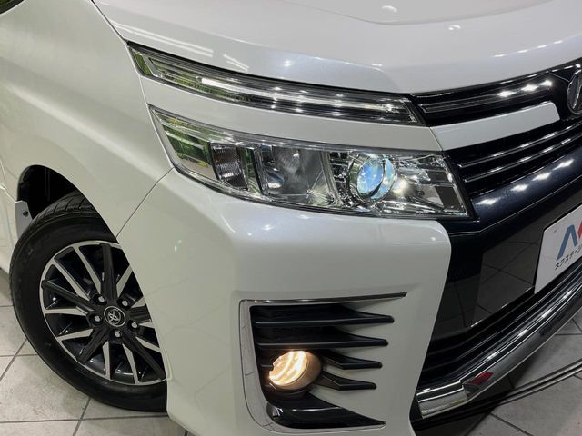 TOYOTA VOXY 2015 Image 31