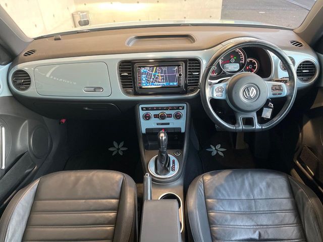 VOLKSWAGEN THE BEETL 2014 Image 31
