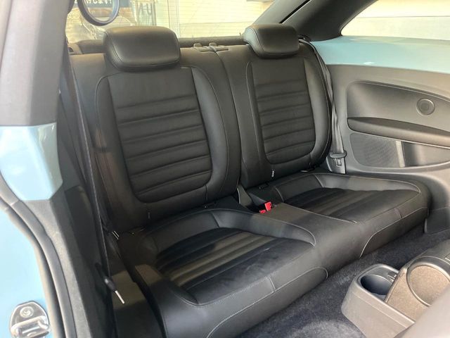 VOLKSWAGEN THE BEETL 2014 Image 31