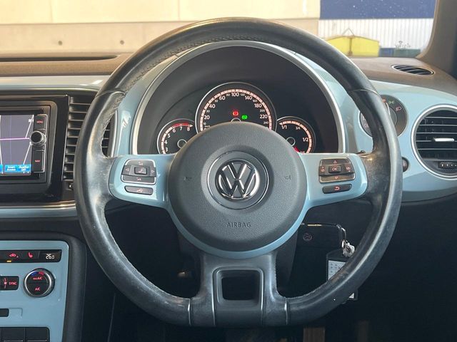 VOLKSWAGEN THE BEETL 2014 Image 31