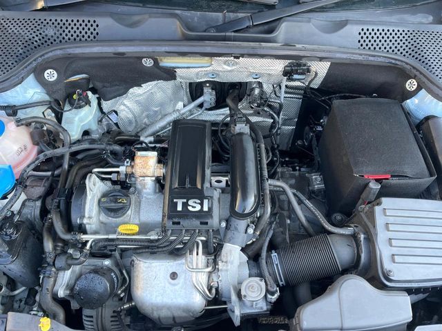 VOLKSWAGEN THE BEETL 2014 Image 31