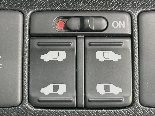 HONDA STEPWAGON SPADA 2013 Image 31