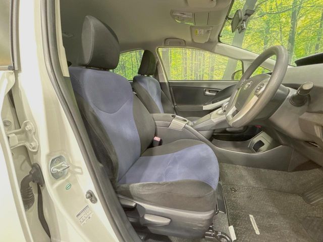 TOYOTA PRIUS 2013 Image 31