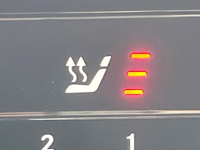 MERCEDES BENZ C CLAS 2023 Image 31